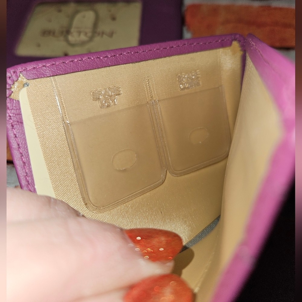 #588- Buxton Lavender Leather ID Card Coin Holder - Picture 2 of 11